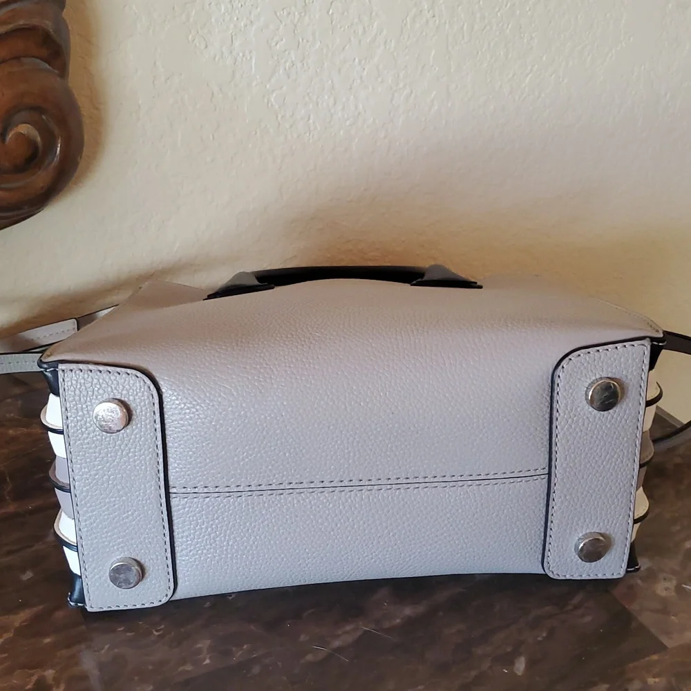 Like NEW Michael Kors Accordion Mercer Bag Medium